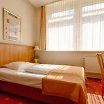 Hotel Traveller 3*