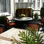 Traveller Hotel