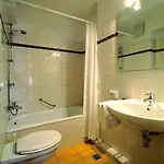 Traveller 3*