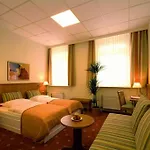 Traveller Hotel 3*
