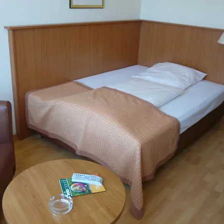 Traveller Hotel 3*