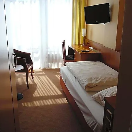Traveller 3*