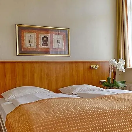 Traveller Hotel