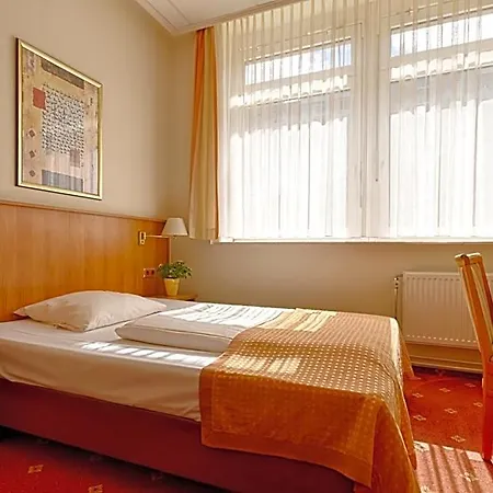Traveller Hotel 3*