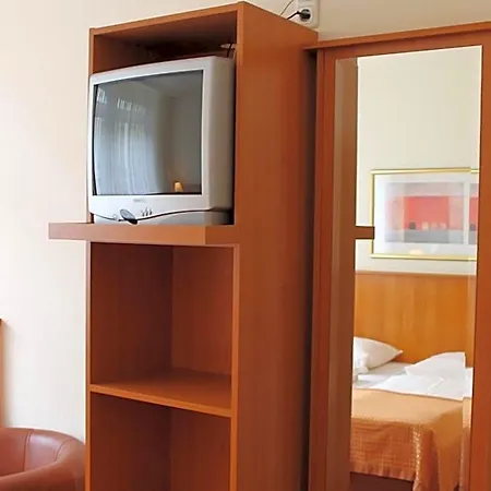 Hotel Traveller