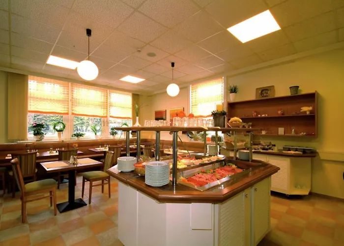 Отель Traveller